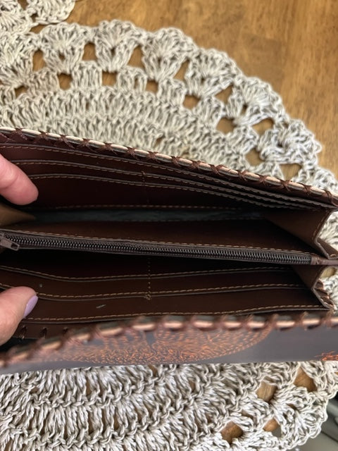 Skull Floral Wallet - oddsandendz