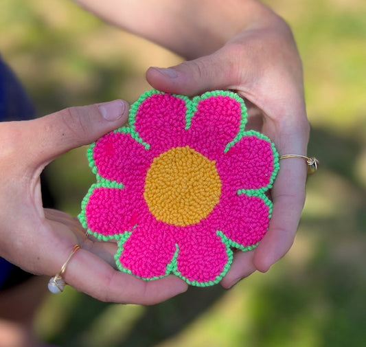 Pink Daisy Mug Rug - oddsandendz