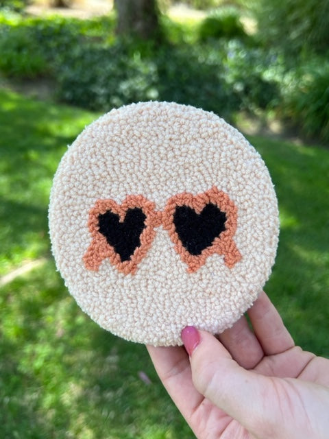 Heart Sunglasses Mug Rug - oddsandendz